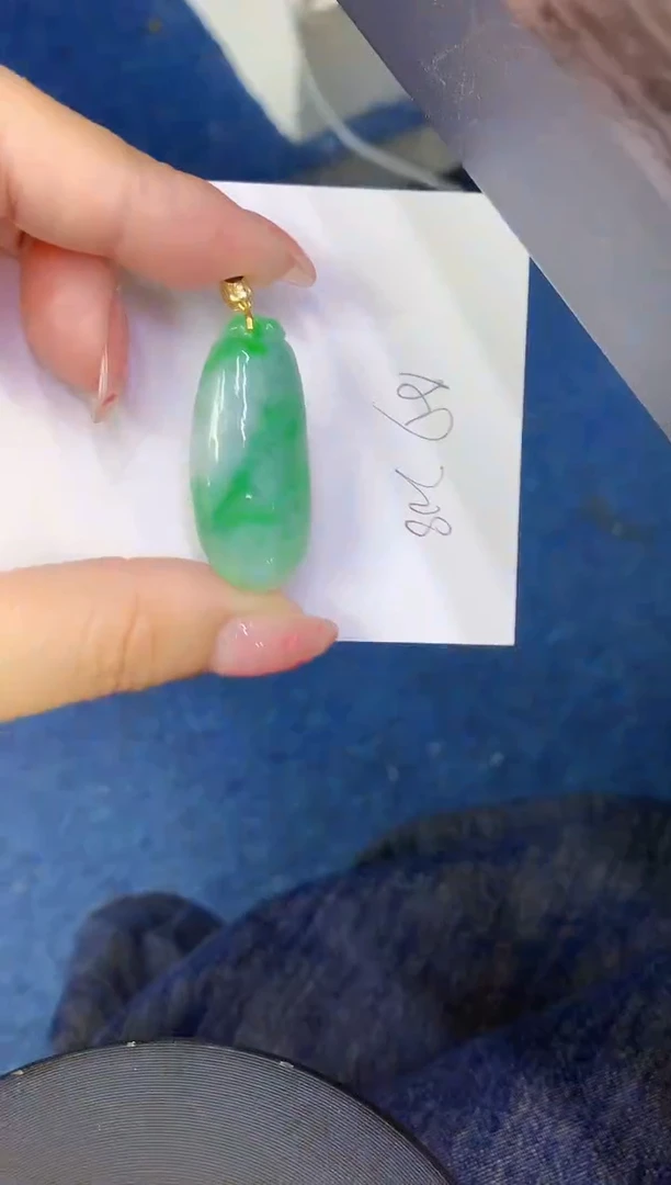 翡翠未镶嵌颈饰缅甸天然翡翠A货