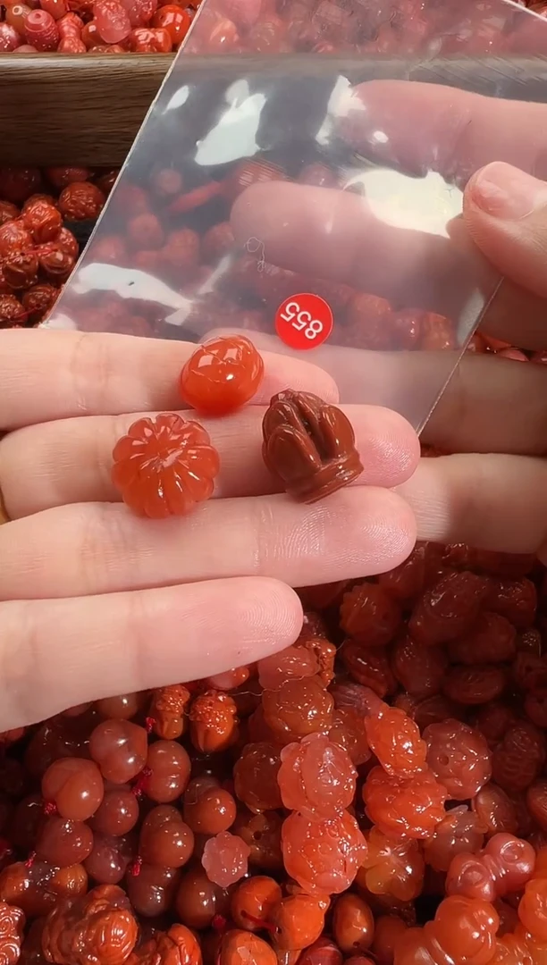 颈饰未镶嵌南红玛瑙1