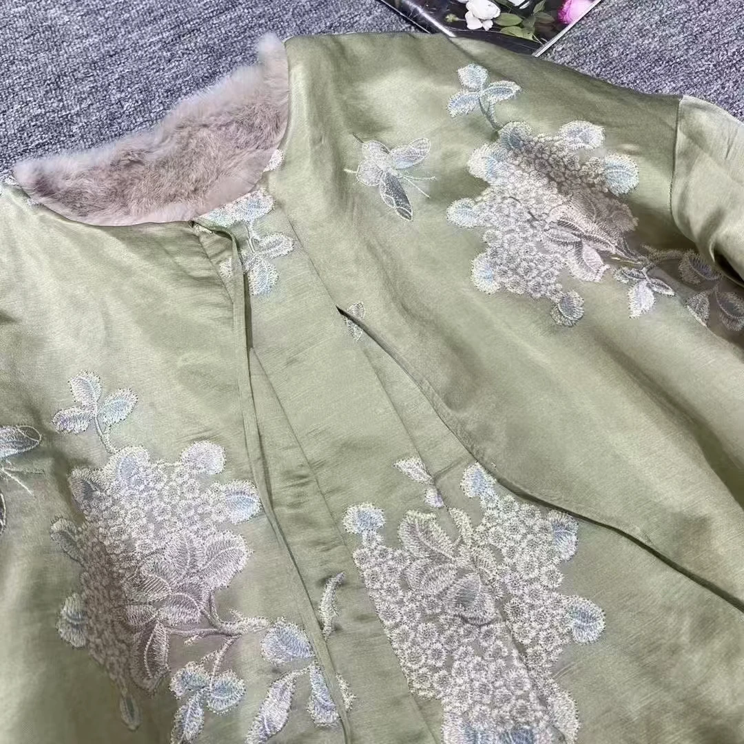 绿婉|新中式重工刺绣双面双穿毛毛外套2024D7131—垚垚