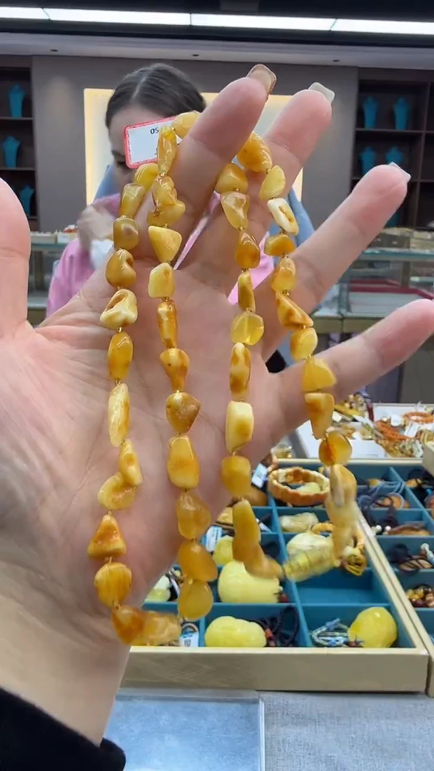 琥珀颈饰未镶嵌8秒拍号 假一罚三