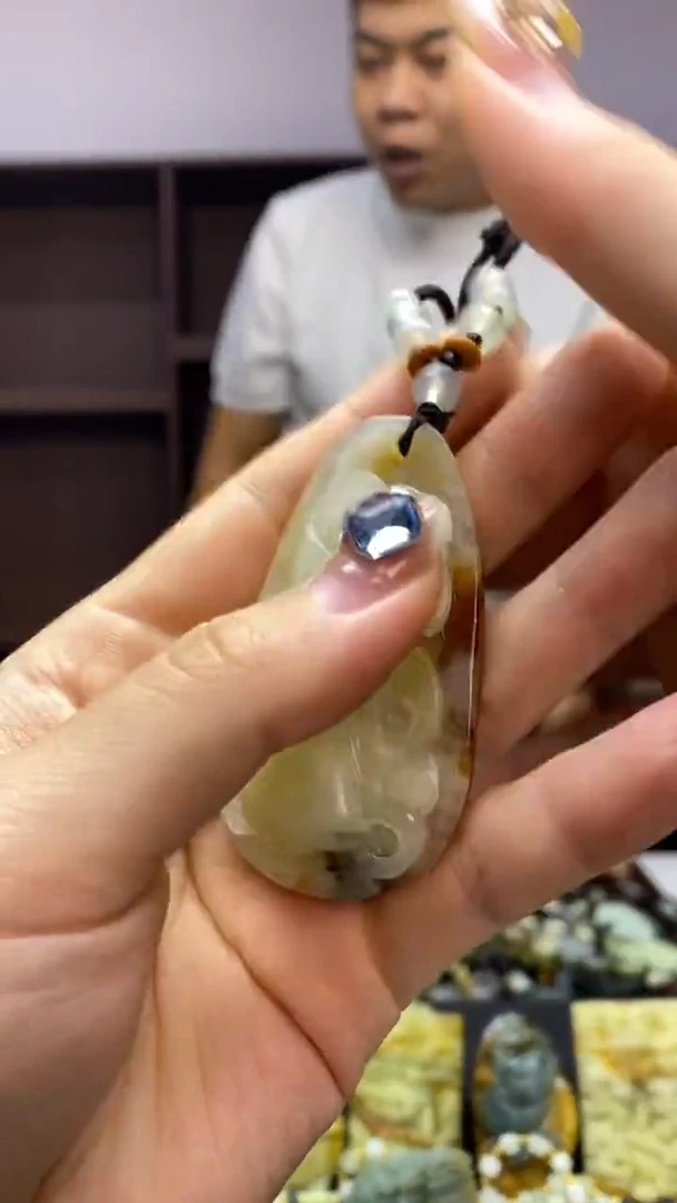 未镶嵌岫玉挂件