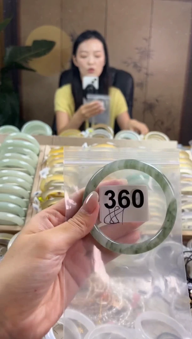 手镯玛瑙/玉髓未镶嵌天山翠默认微抠360
