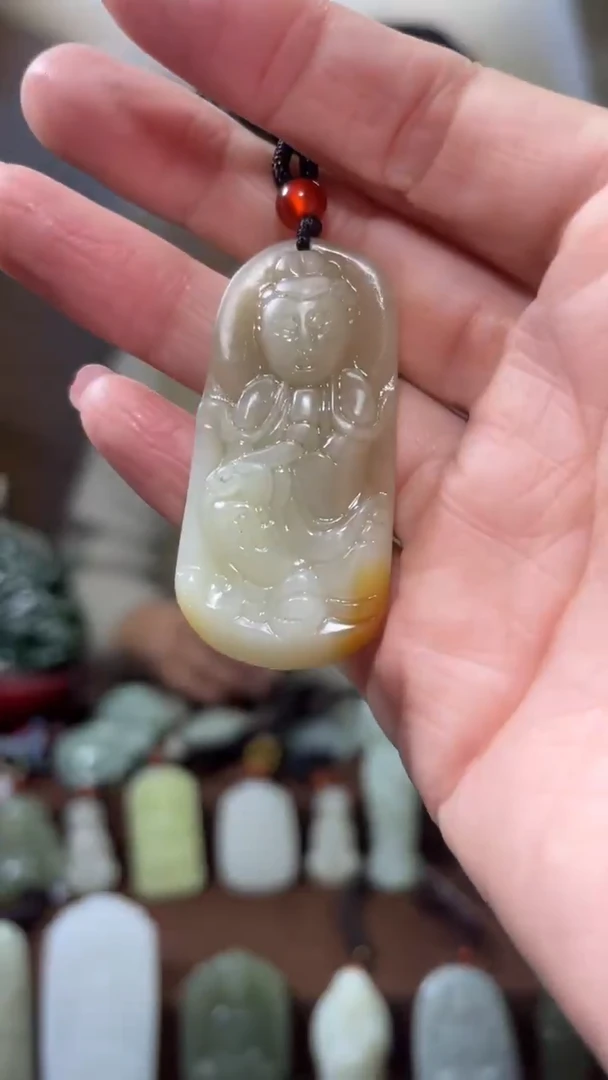 颈饰未镶嵌和田玉·