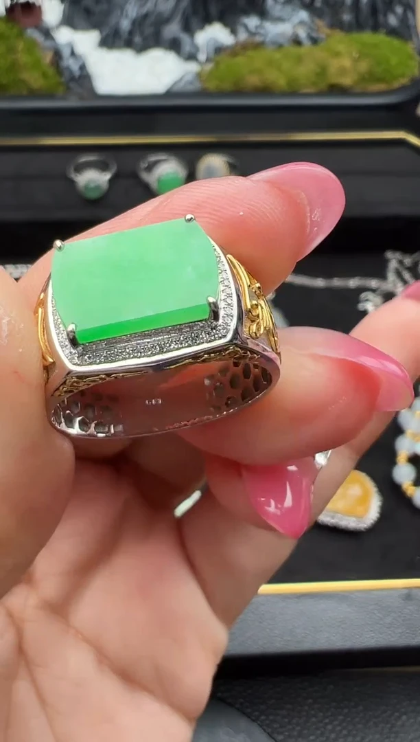 吊坠(不含链)18K金镶嵌翡翠勿拍