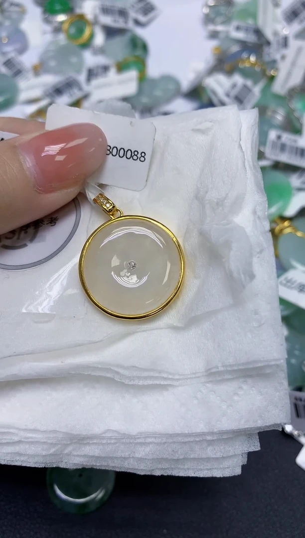 颈饰未镶嵌翡翠天然缅甸翡翠A货百元以上9元证书费自理