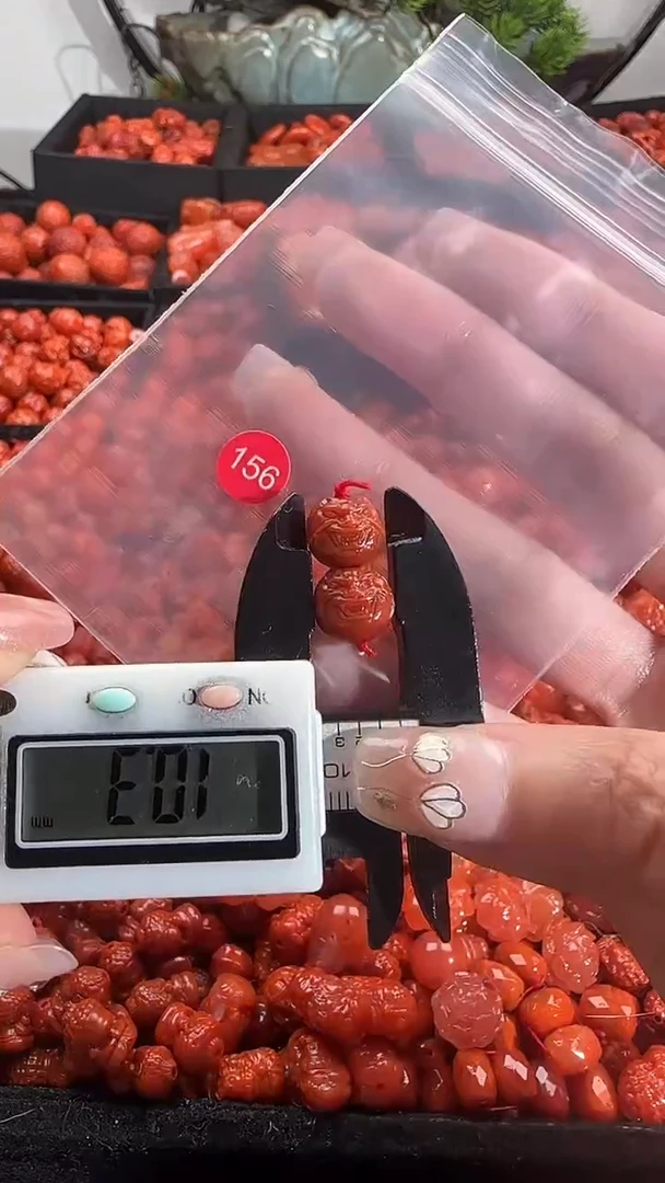 颈饰未镶嵌南红玛瑙1