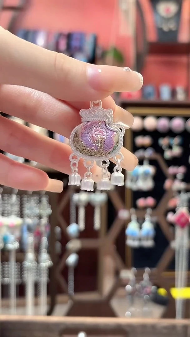 织绣 云织谣民族风精美饰品   182