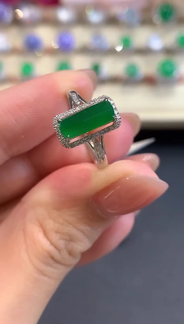 18K金镶嵌戒指翡翠a39