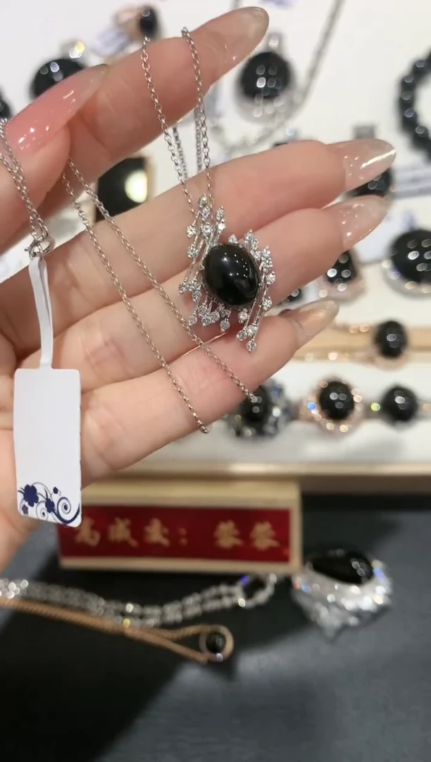 【闪购商品】翡翠吊坠(赠链)18K金镶嵌团购4