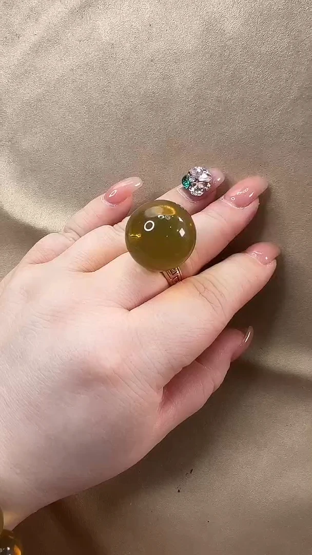 琥珀颈饰未镶嵌戒指