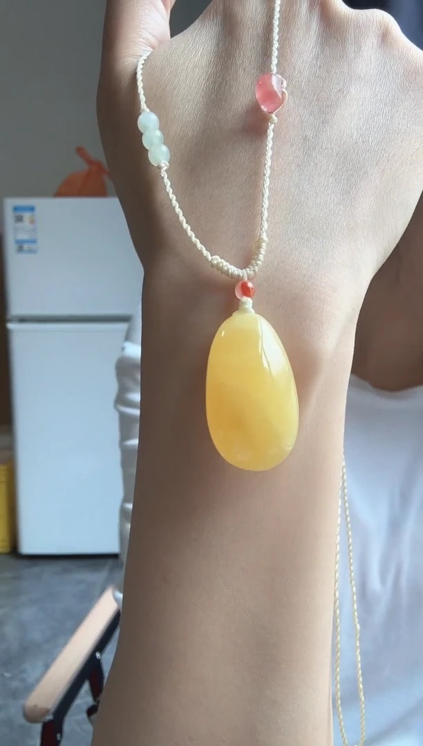 天然辰砂蜜蜡项链