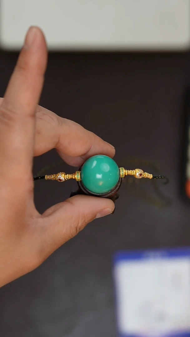 绿松石18K金镶嵌锁骨珠绿松石锁骨珠