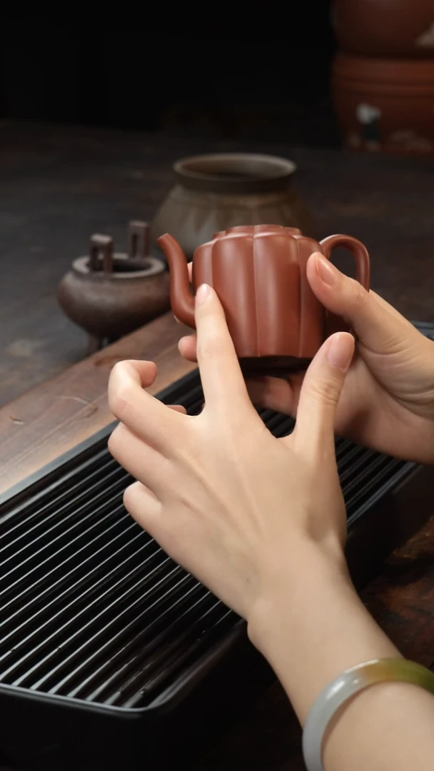 茶壶紫砂红泥锦纹器