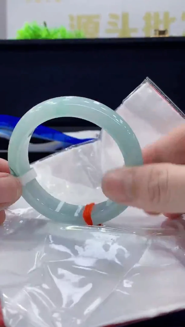 未镶嵌手镯翡翠翡翠手镯