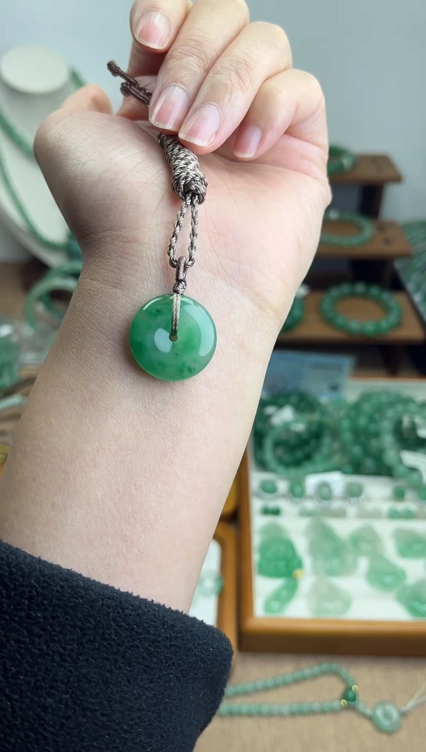 吊坠(赠链)未镶嵌石英质玉（非洲翠）平安扣