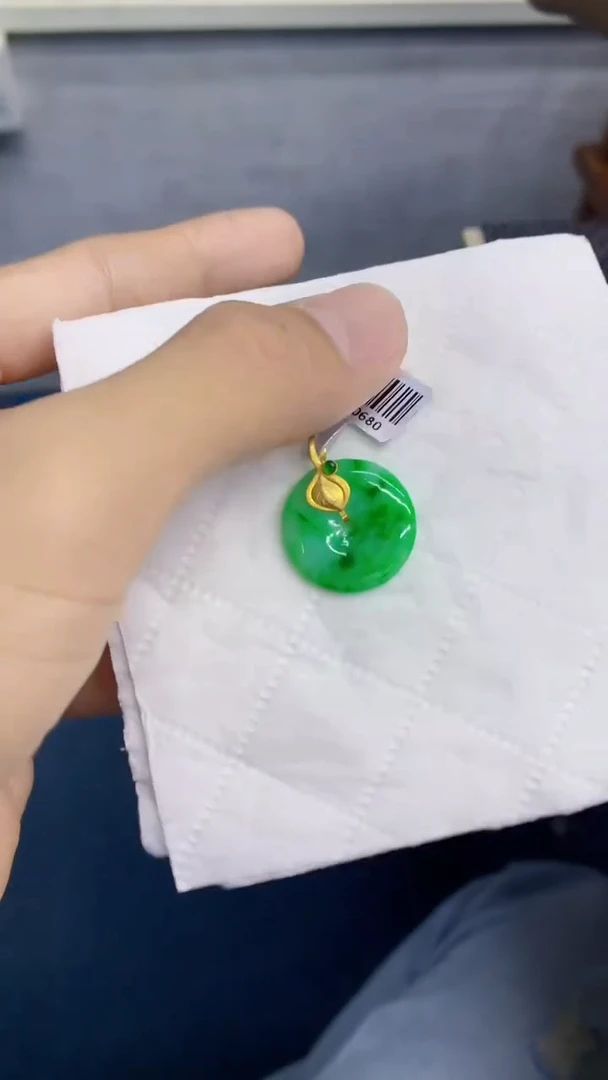 翡翠18K金镶嵌吊坠(不含链)             1