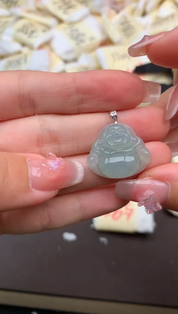 翡翠挂件18K金镶嵌一