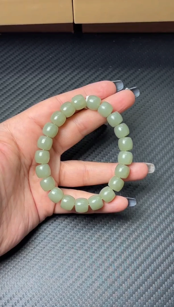 未镶嵌手串和田玉且末微色差近矿卡10mS