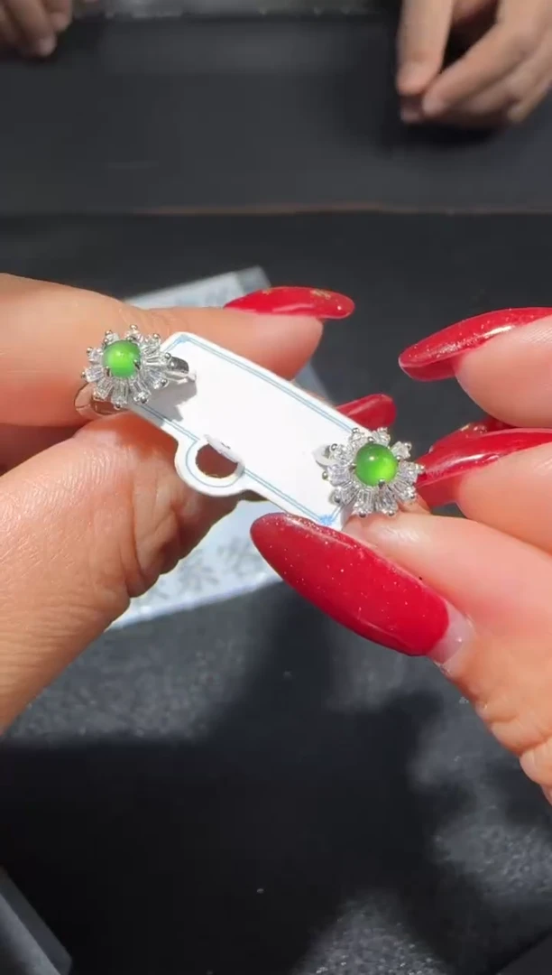 【闪购商品】翡翠耳饰未镶嵌多样性发货拍一发一