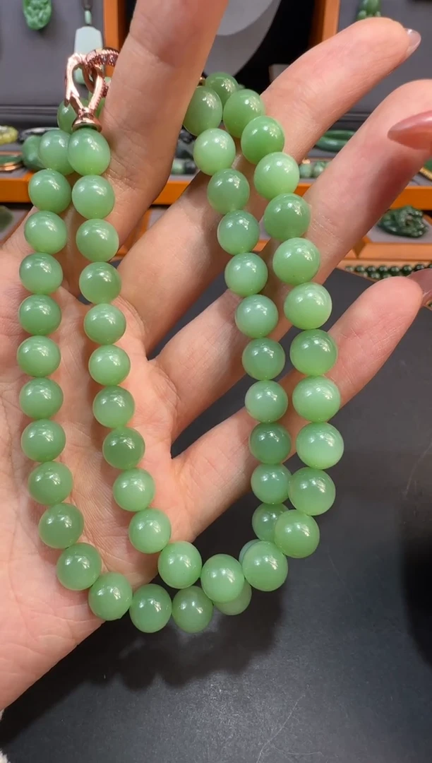 颈饰未镶嵌和田玉雪**狐1