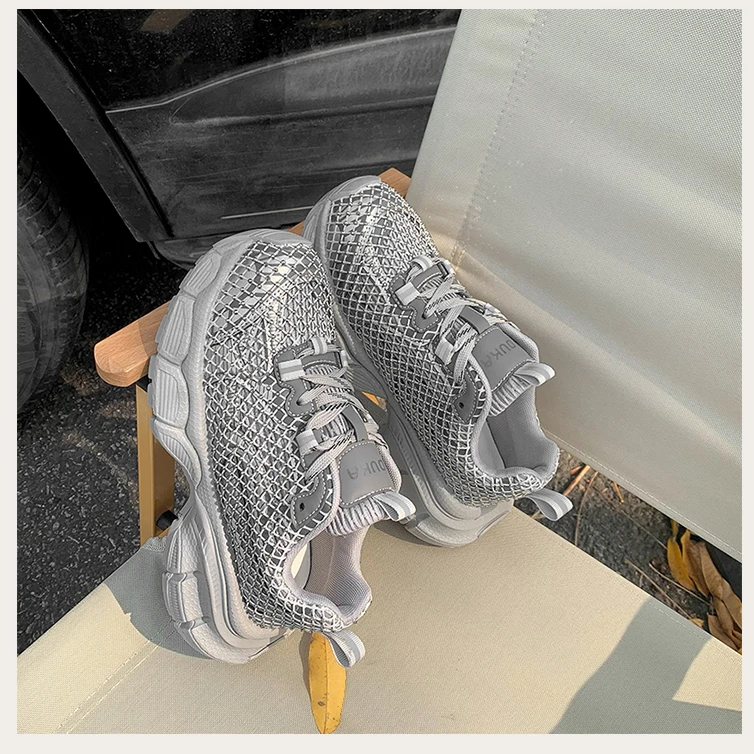 老爹鞋2025早春新款带钻女鞋厚底舒服平底鞋时尚休闲运动鞋潮2025