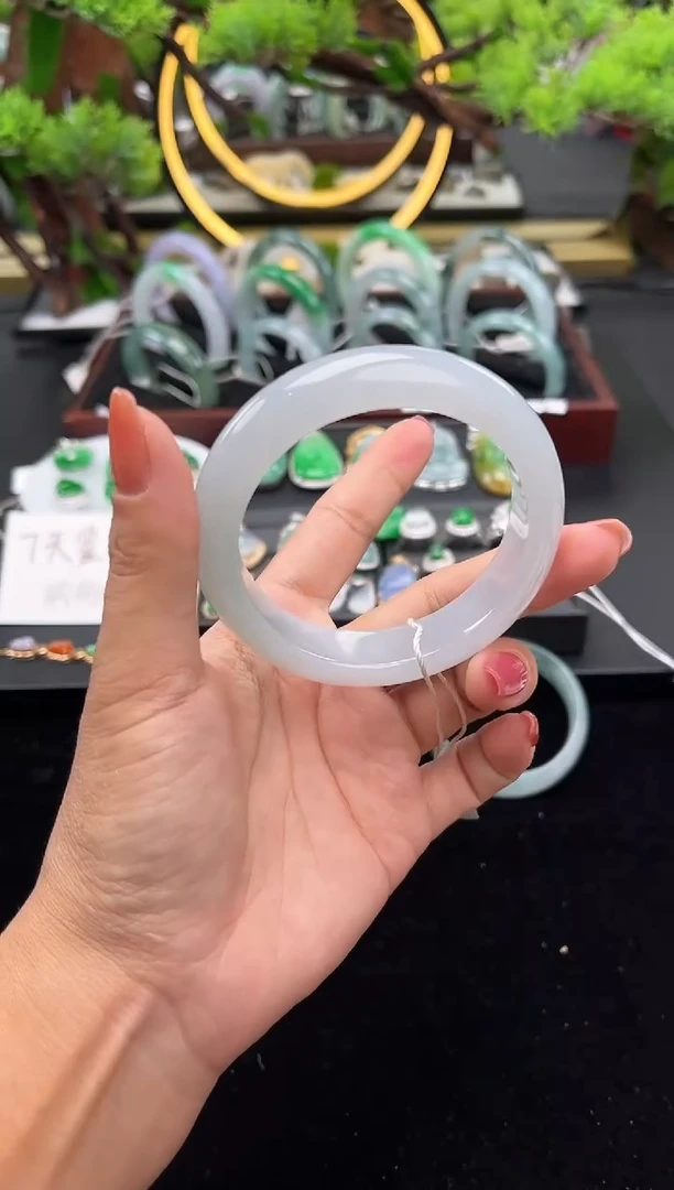 未镶嵌手镯翡翠手镯