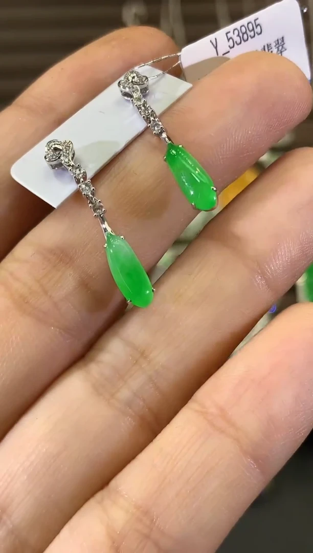 18K金镶嵌翡翠耳饰B179