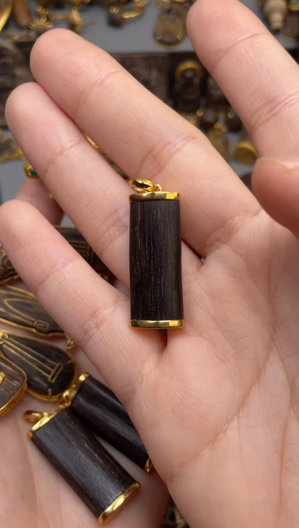 沉香吊坠沉香吊坠3