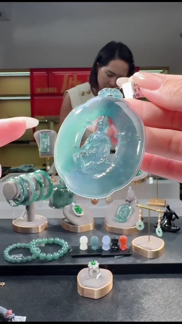 吊坠(不含链)未镶嵌翡翠观音