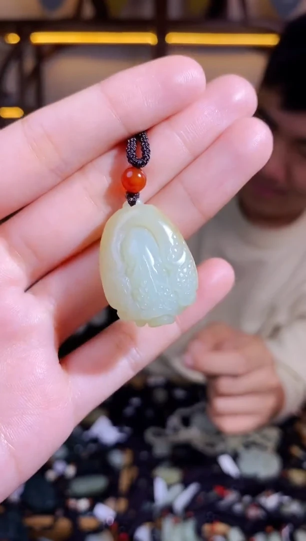 颈饰未镶嵌和田玉1