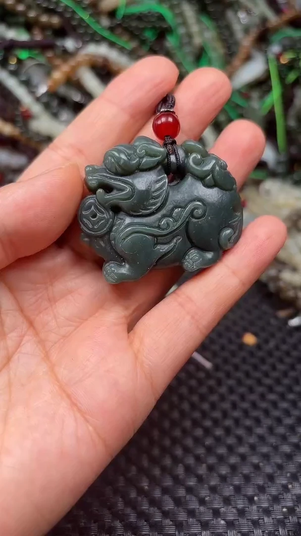和田玉未镶嵌颈饰1