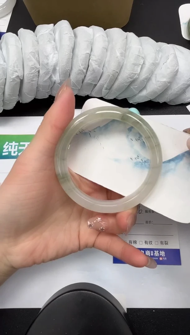 【闪购商品】石英质玉手镯未镶嵌286-58.6
