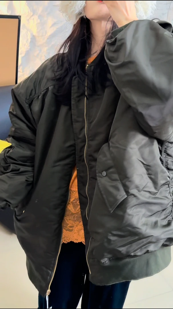 李豆儿 设计款个性宽大面包服