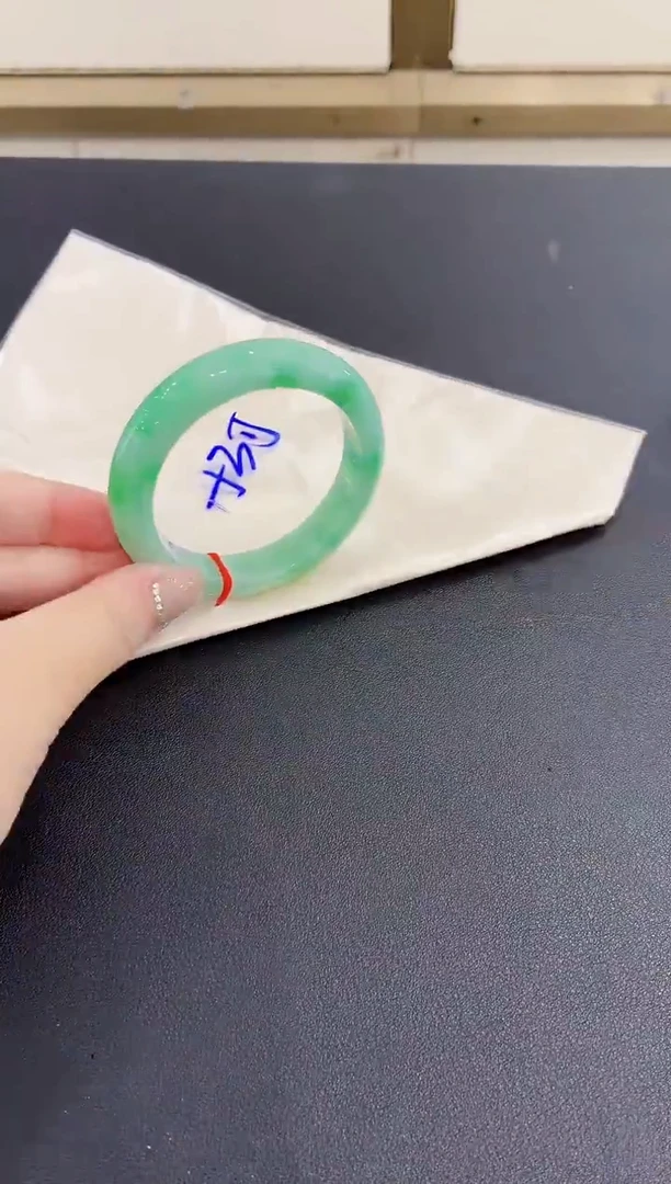 未镶嵌手镯翡翠翡翠手镯