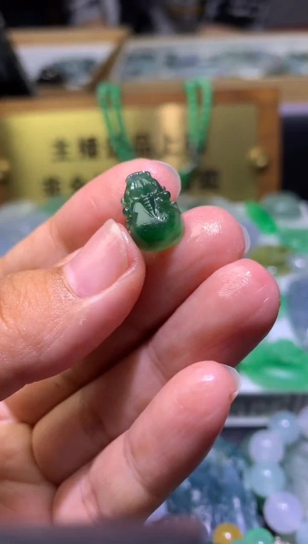 定制翡翠未镶嵌毛货