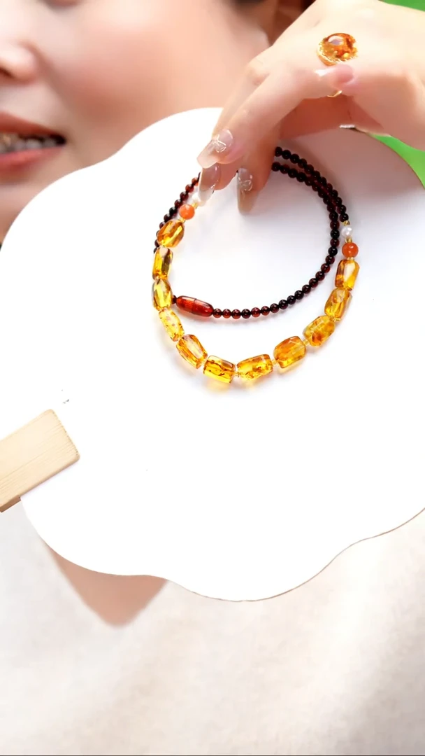 琥珀（花珀）颈饰未镶嵌花珀微笑项链
