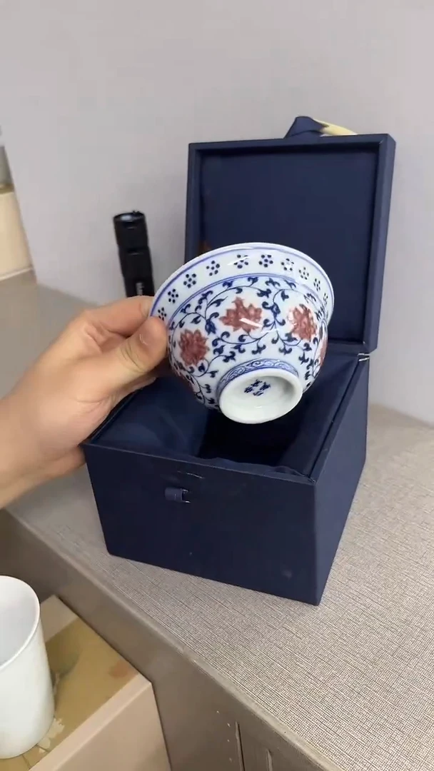 景德镇高温瓷缠枝莲