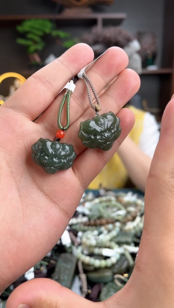 和田玉未镶嵌颈饰多样性发货，一物一拍