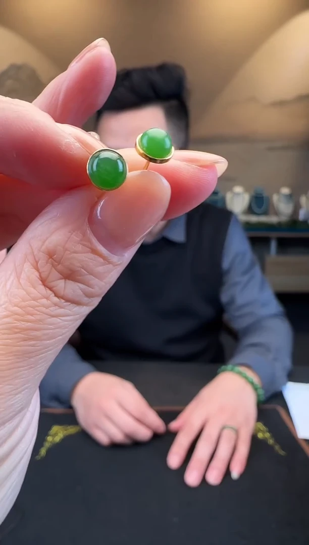 银S925镶嵌和田玉耳饰 圆蛋面