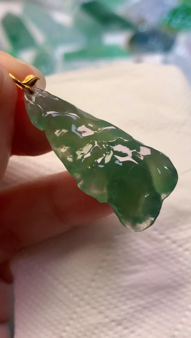 翡翠未镶嵌吊坠(不含链)
