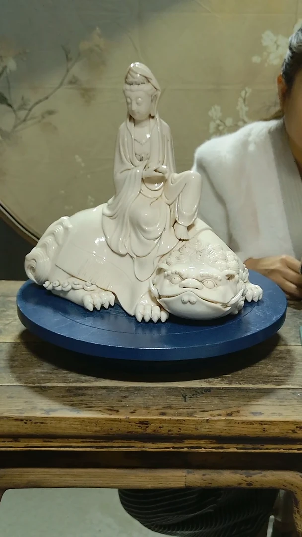 佛像中*德化瓷观音造像
