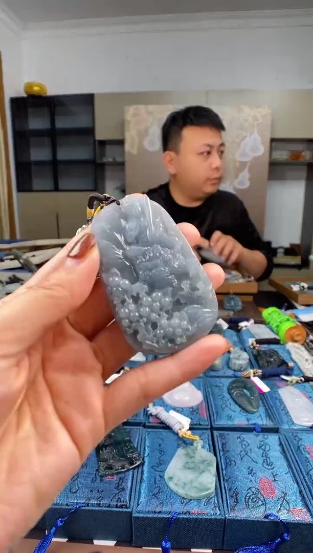 颈饰未镶嵌翡翠 多样性发其一