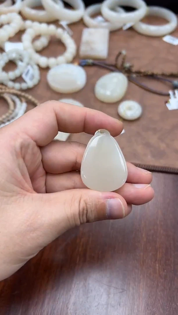 颈饰未镶嵌和田玉无事牌