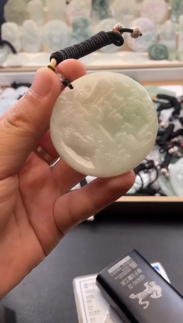 颈饰未镶嵌翡翠....9/20/.96