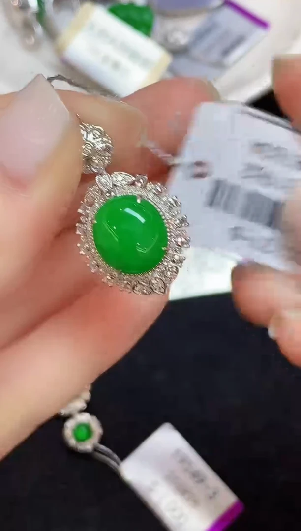 吊坠(不含链)18K金镶嵌翡翠112