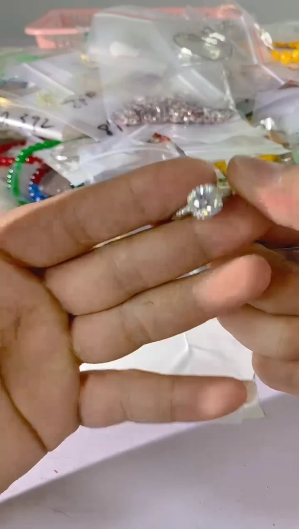 【闪购商品】水晶颈饰银S925镶嵌347红宝，蓝宝，多样性发一件赠链