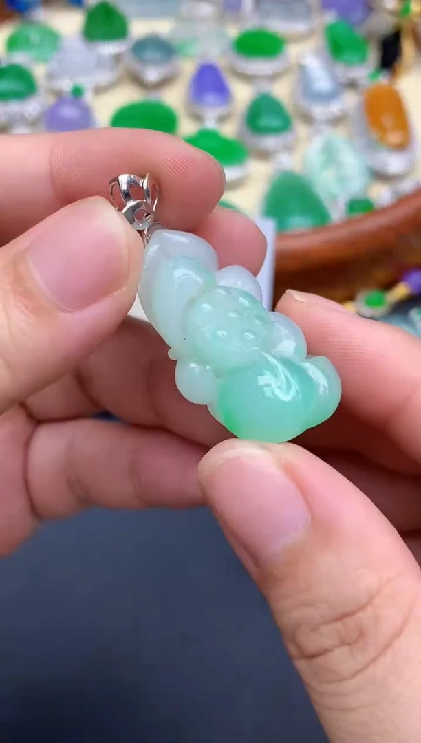 颈饰18K金镶嵌翡翠145-中国好珍宝