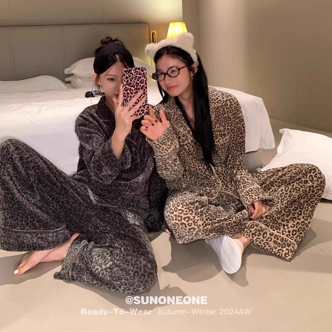 冬季新款睡衣女德绒豹纹翻领开衫长袖长裤甜美卡通保暖家居服套装