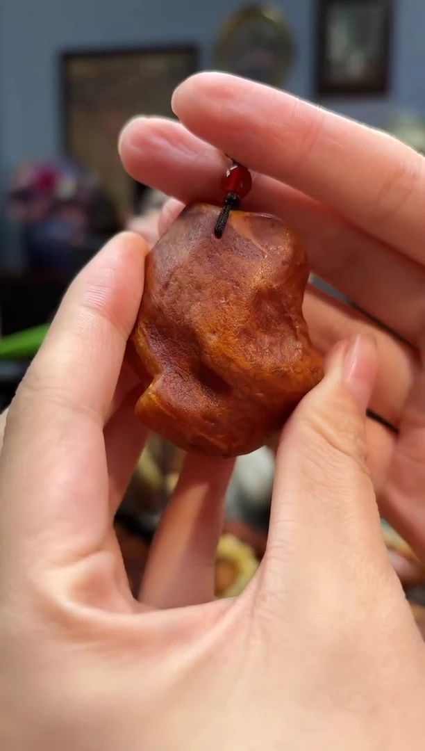 琥珀颈饰未镶嵌吊坠