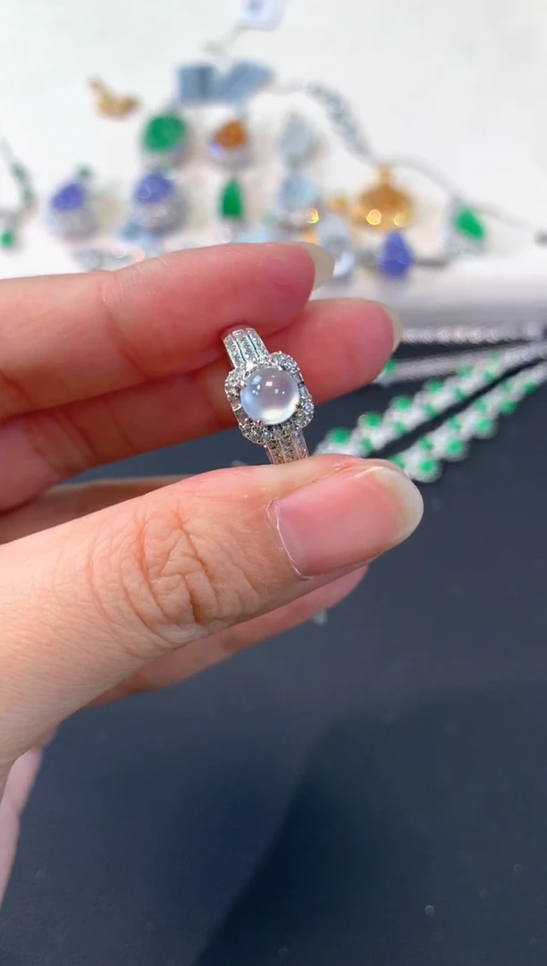 【闪购商品】翡翠戒指18K金镶嵌A70|5500